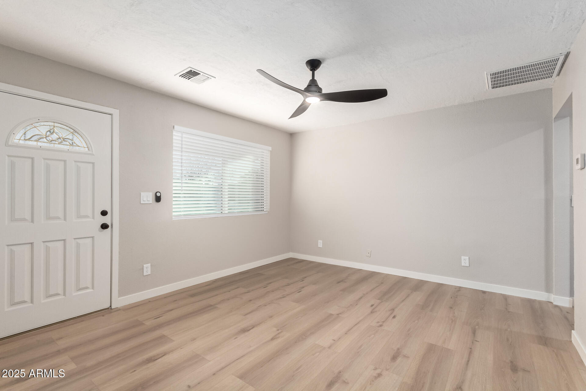 874 East Tyson Street Chandler, AZ 85225 - Photo 12 of 34 12 Tyson