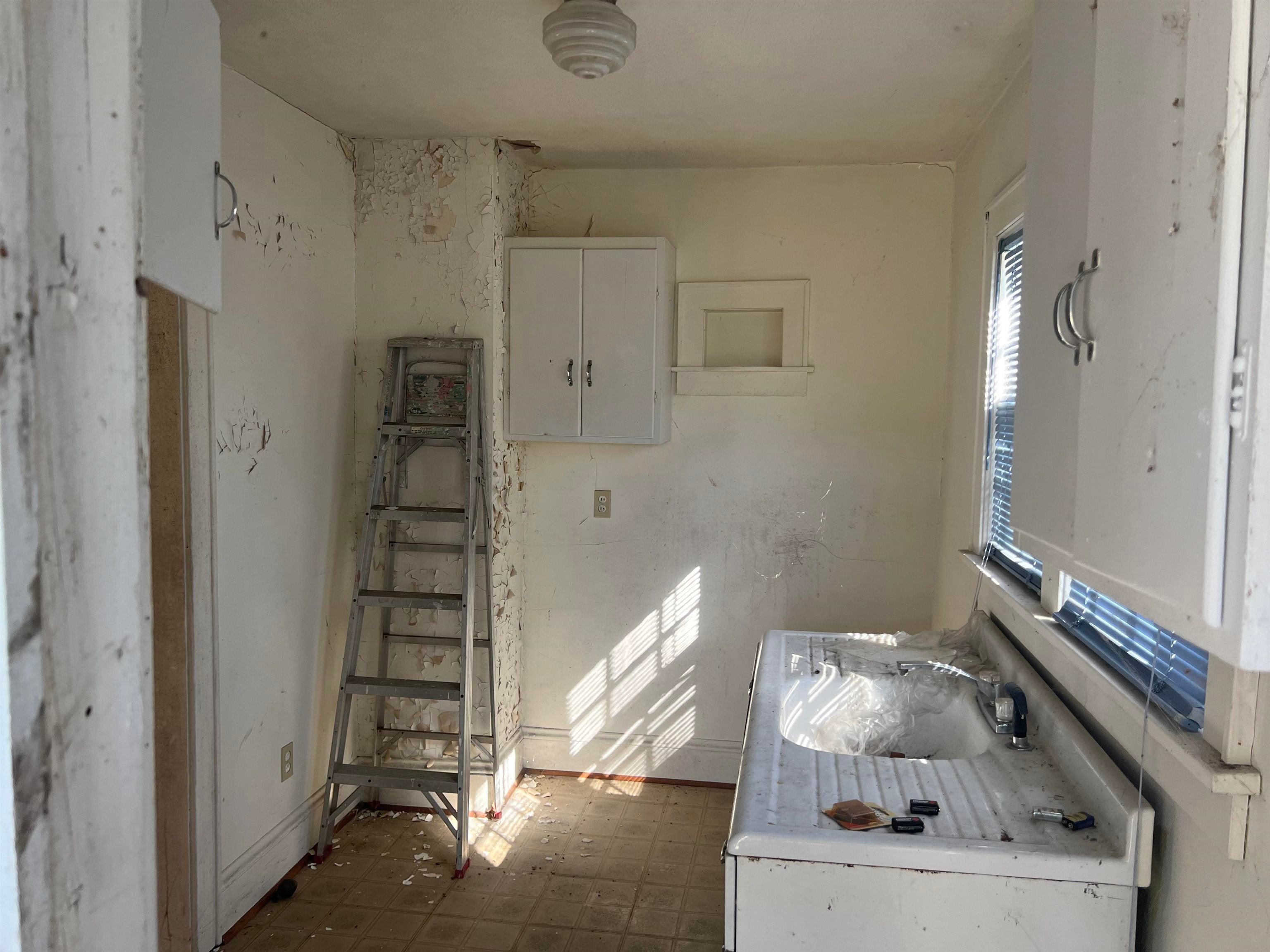 4057 Robinson Tract Road Pulaski, VA 24301 - Photo 6 of 22 Gallery Image 6