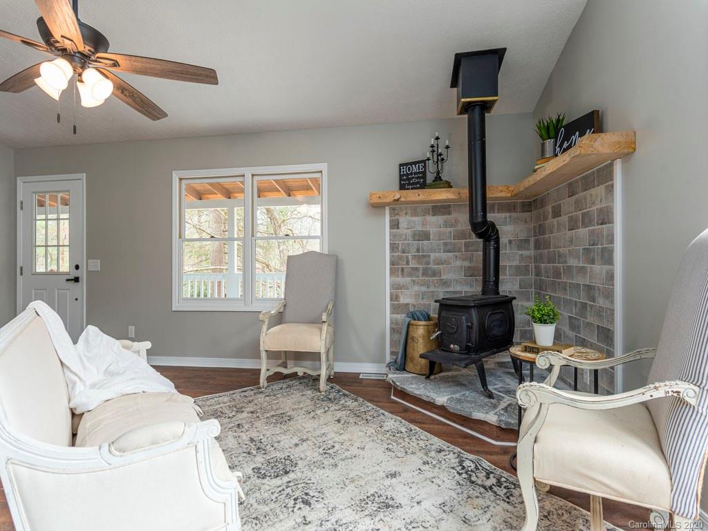 160 Thistle Ridge Clyde, NC 28721 - Photo 3 of 22