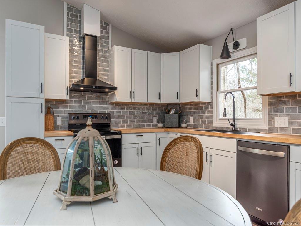 160 Thistle Ridge Clyde, NC 28721 - Photo 7 of 22