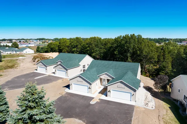 $419,000 | 1933 Pine Ridge Drive, Manistee, MI 49660