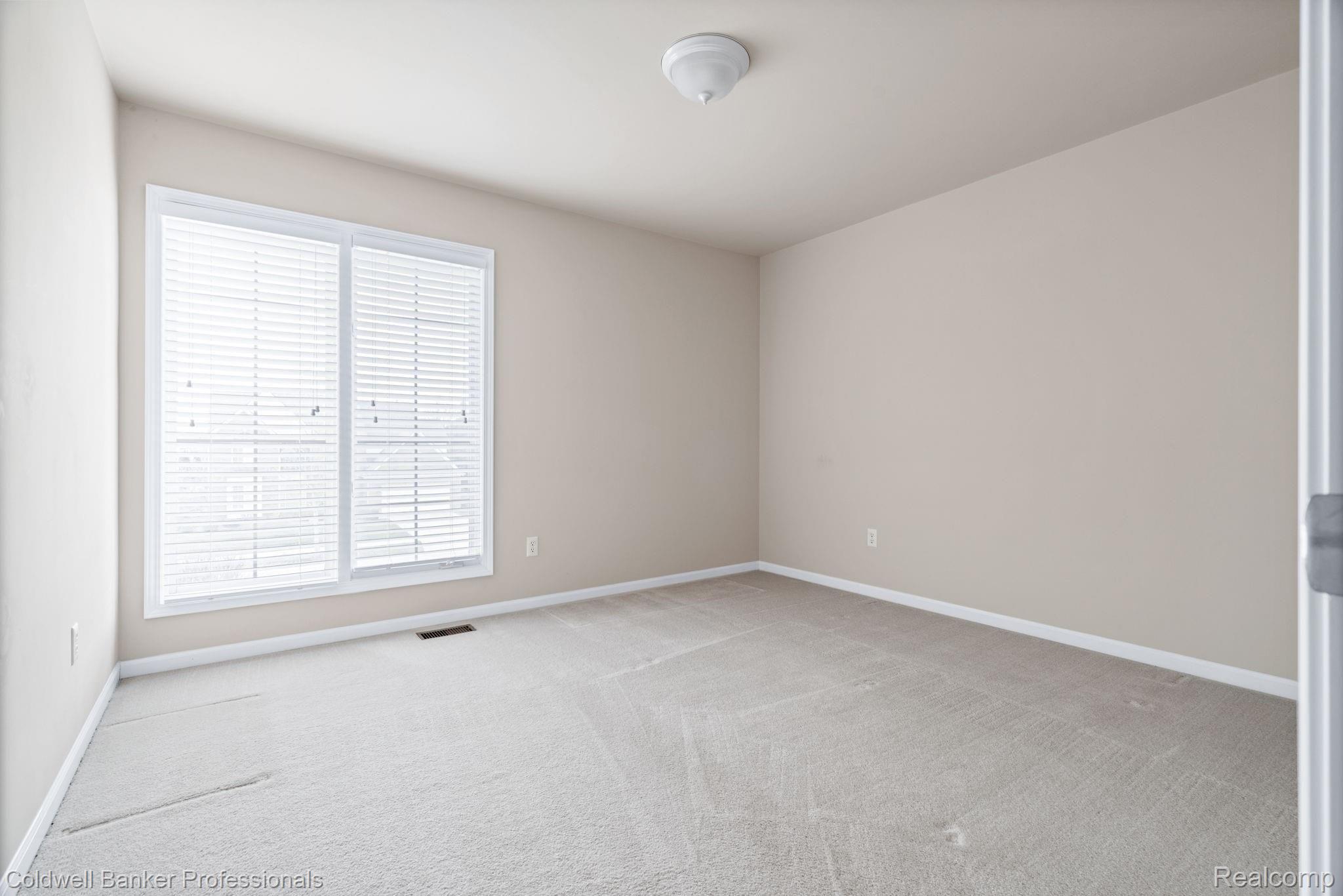 1307 Tulberry Circle Rochester, MI 48306 - Photo 32 of 40 42-web-or-mls-1307-Tulberry-Cir-42.jpg