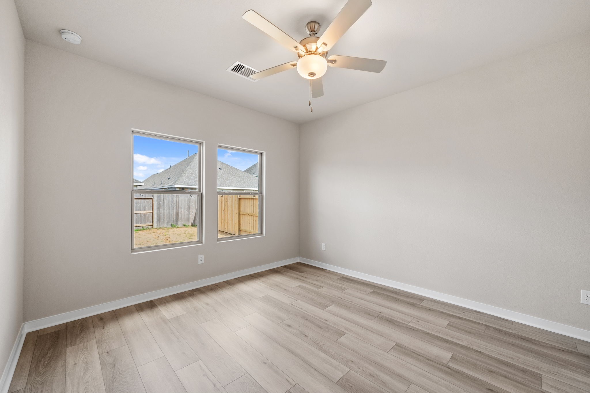 1915 Stargazer Lane Angleton, TX 77515 - Photo 18 of 37