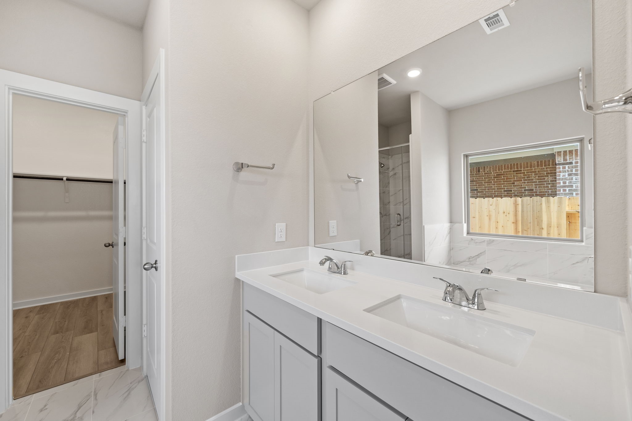 1915 Stargazer Lane Angleton, TX 77515 - Photo 20 of 37