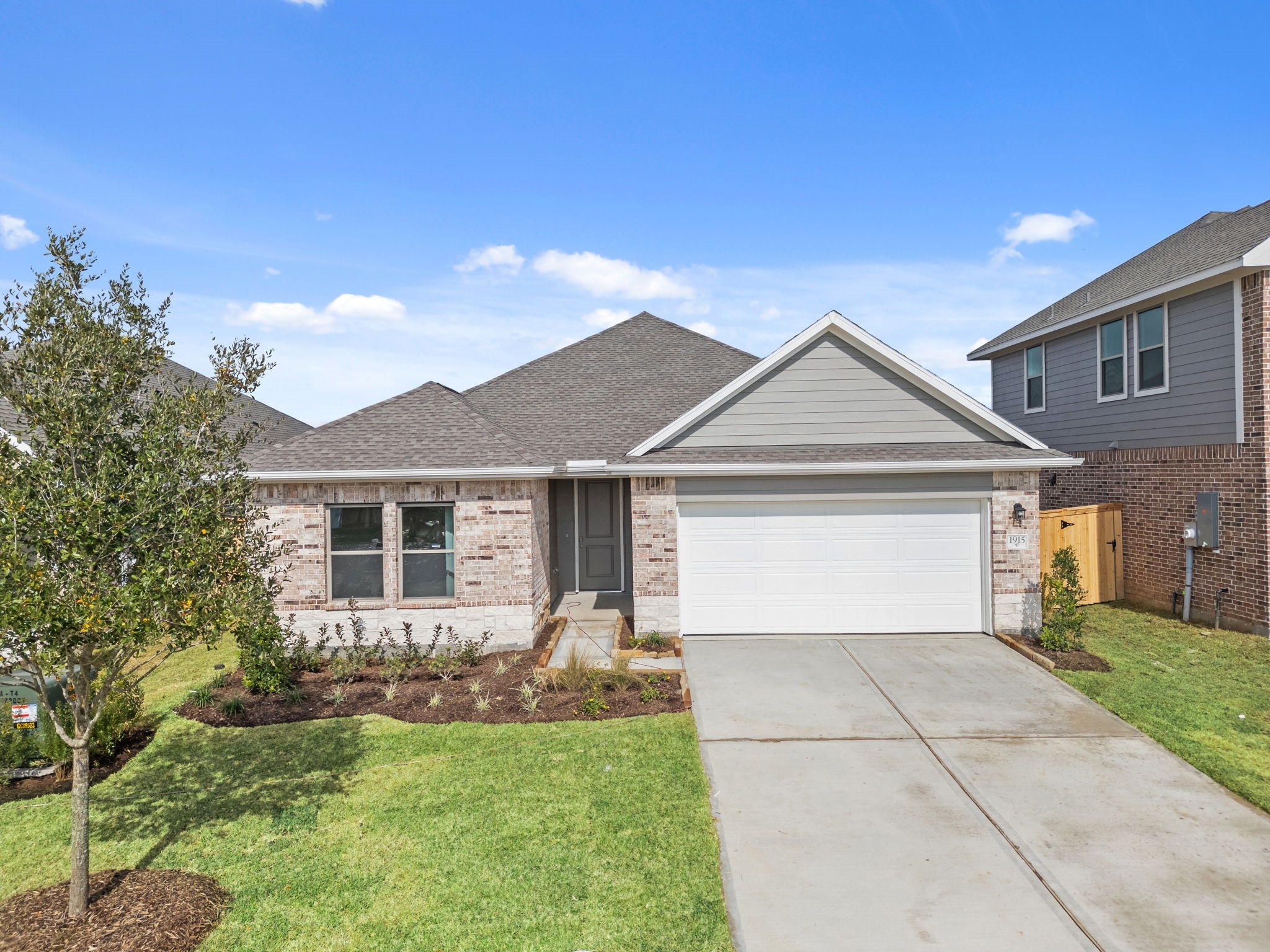 1915 Stargazer Lane Angleton, TX 77515 - Photo 29 of 37