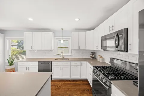 $600,000 | 100 North Eastwood Avenue, Mount Prospect, IL 60056