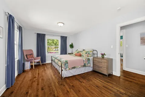 $600,000 | 100 North Eastwood Avenue, Mount Prospect, IL 60056