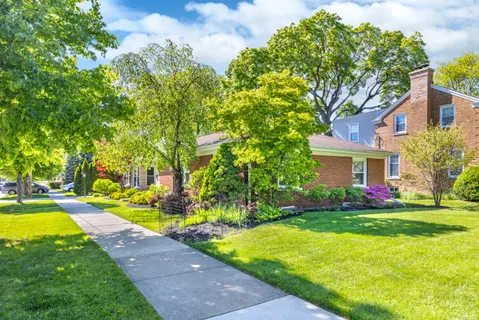 $600,000 | 100 North Eastwood Avenue, Mount Prospect, IL 60056