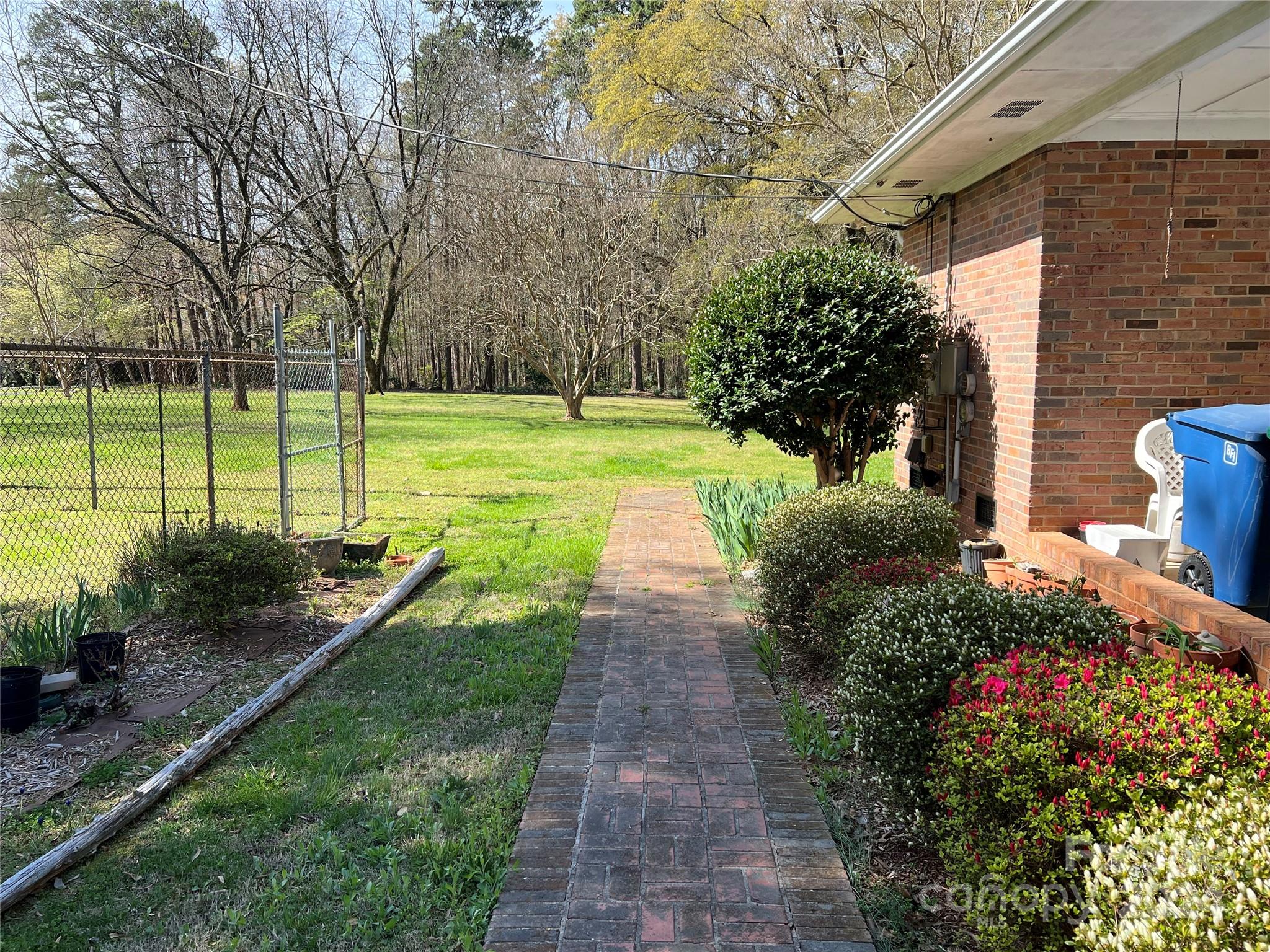 12332 Idlewild Road Matthews, NC 28105 - Photo 20 of 24 Gallery Image 20