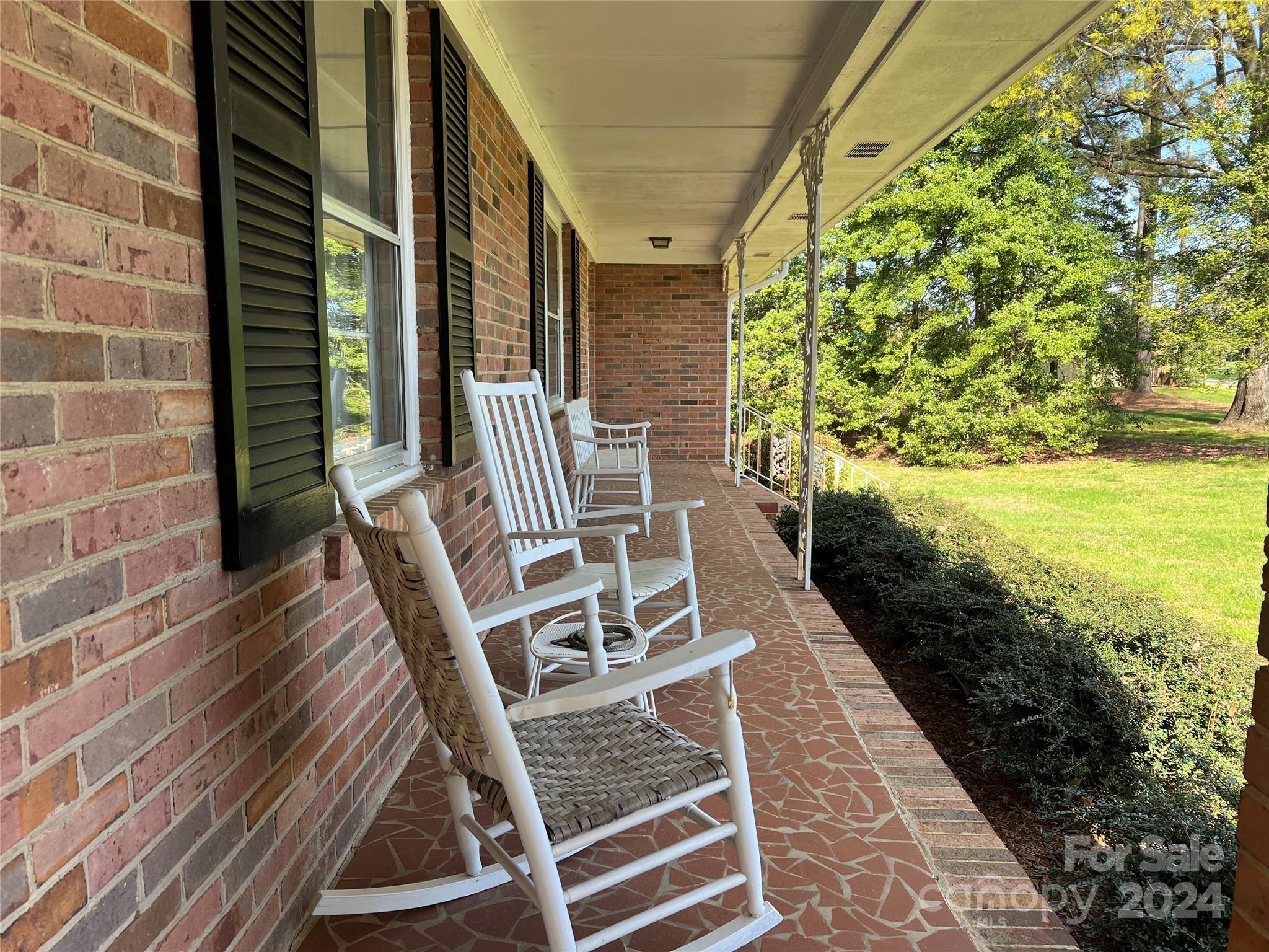 12332 Idlewild Road Matthews, NC 28105 - Photo 2 of 24 Gallery Image 2