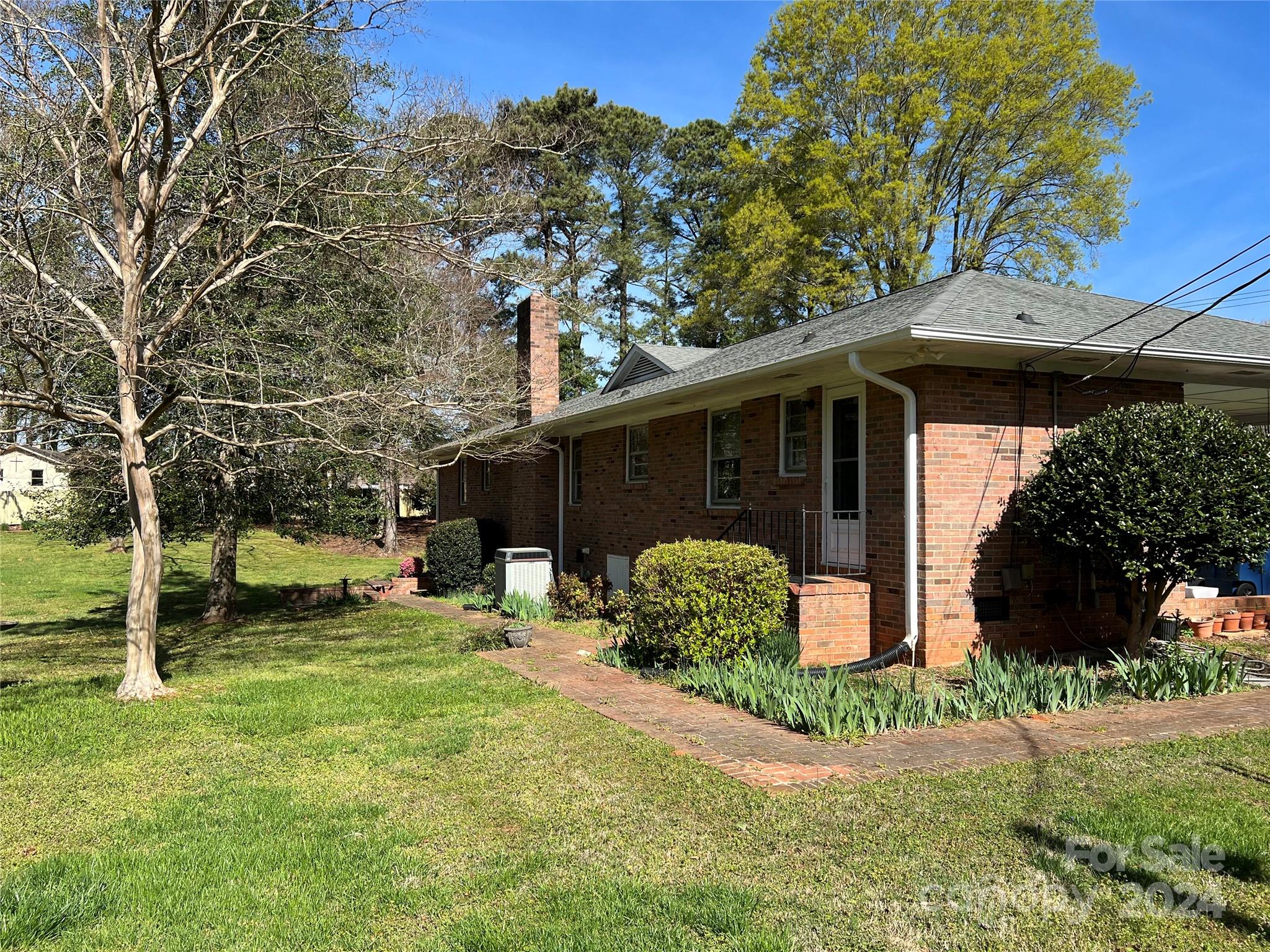 12332 Idlewild Road Matthews, NC 28105 - Photo 21 of 24 Gallery Image 21