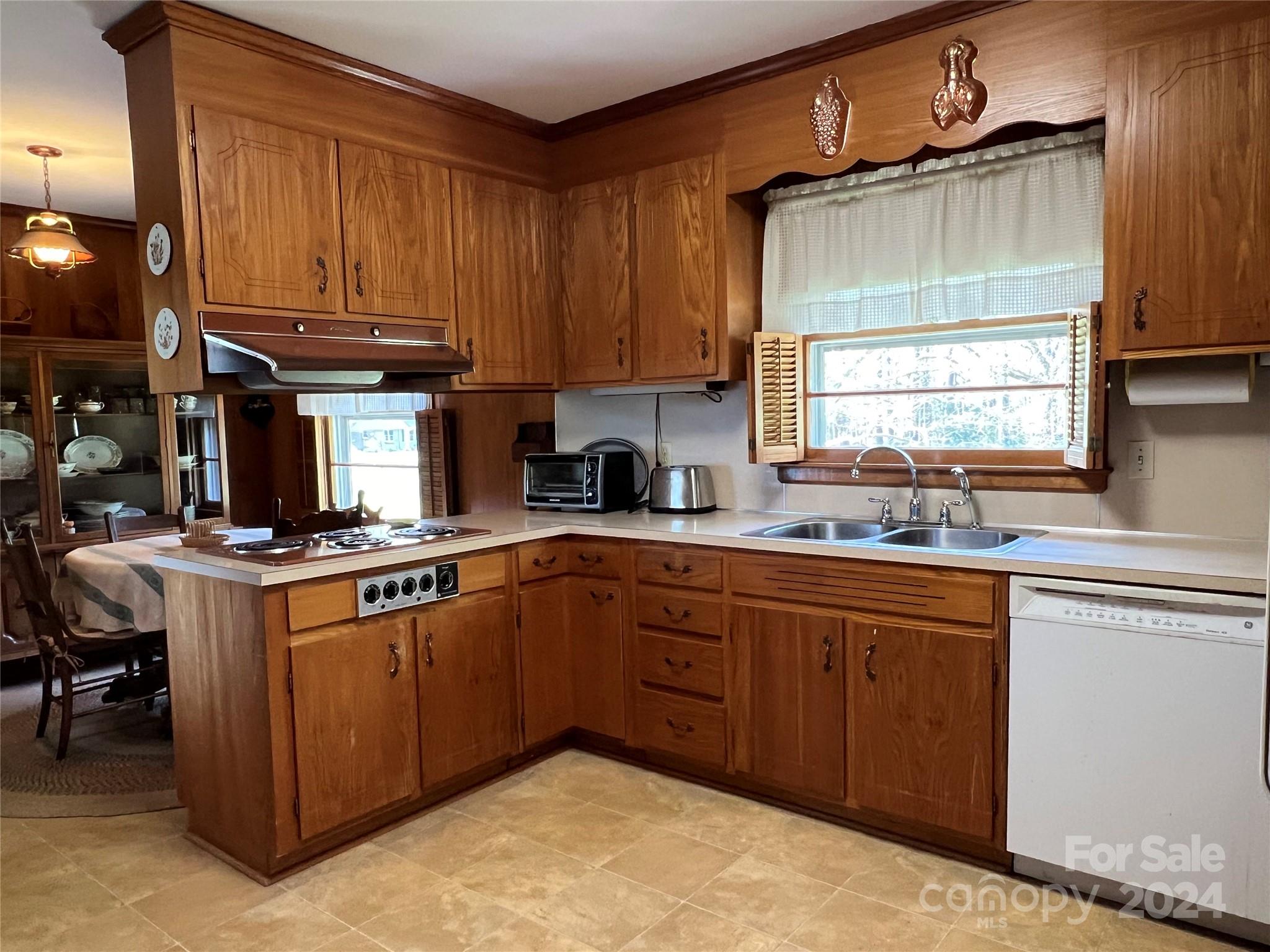 12332 Idlewild Road Matthews, NC 28105 - Photo 7 of 24 Gallery Image 7