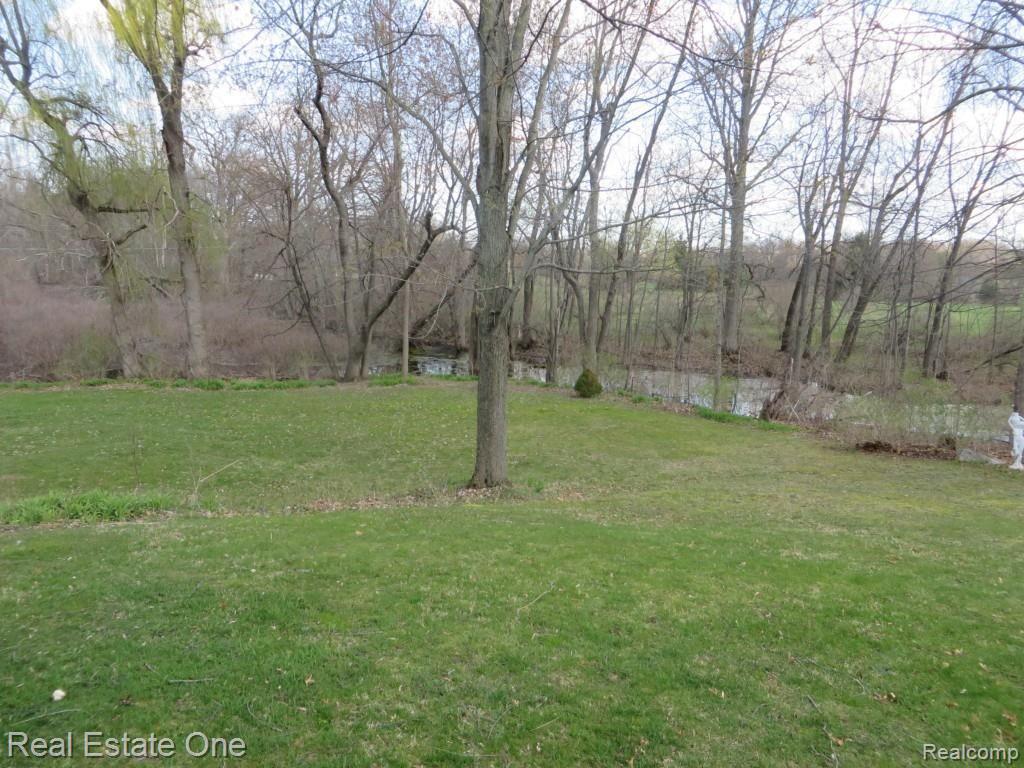 2486 Texter Road Leonard, MI 48367 - Photo 39 of 64 IMG_1770.jpg
