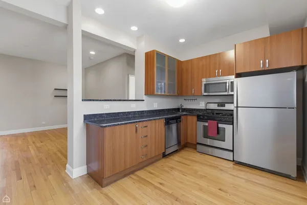 $345,000 | 4444 North Beacon Street, Unit 1, Chicago, IL 60640