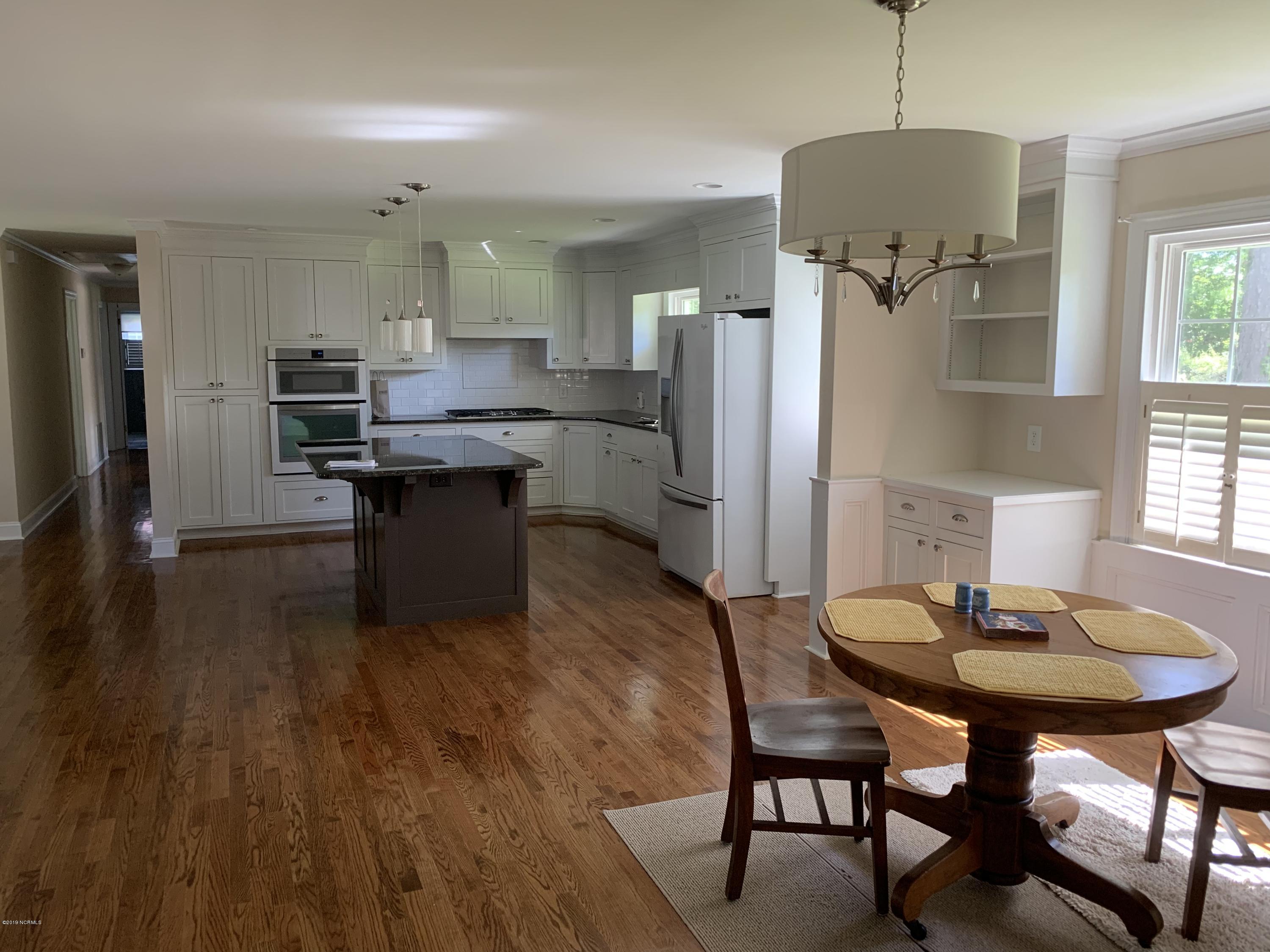 1903 Greenbriar Road Kinston, NC 28501 - Photo 4 of 16 8AF1005B-AFC3-4350-A0AD-AE06F28A5E50