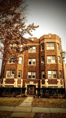 $200,000 | 816 South Maple Avenue, Unit 3S, Oak Park, IL 60304