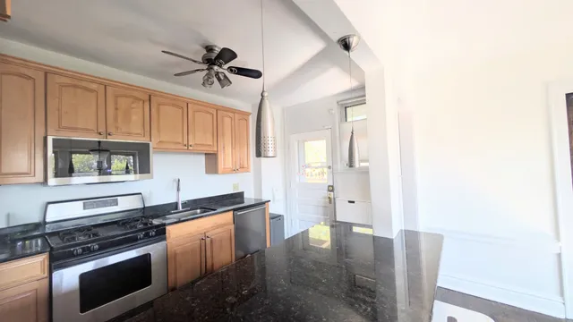 $200,000 | 816 South Maple Avenue, Unit 3S, Oak Park, IL 60304