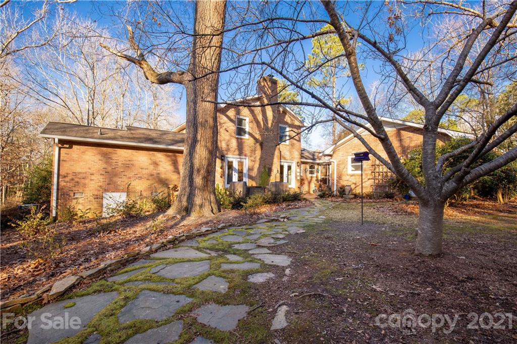 585 Briarwood Road Lancaster, SC 29720 - Photo 31 of 34 Gallery Image 31