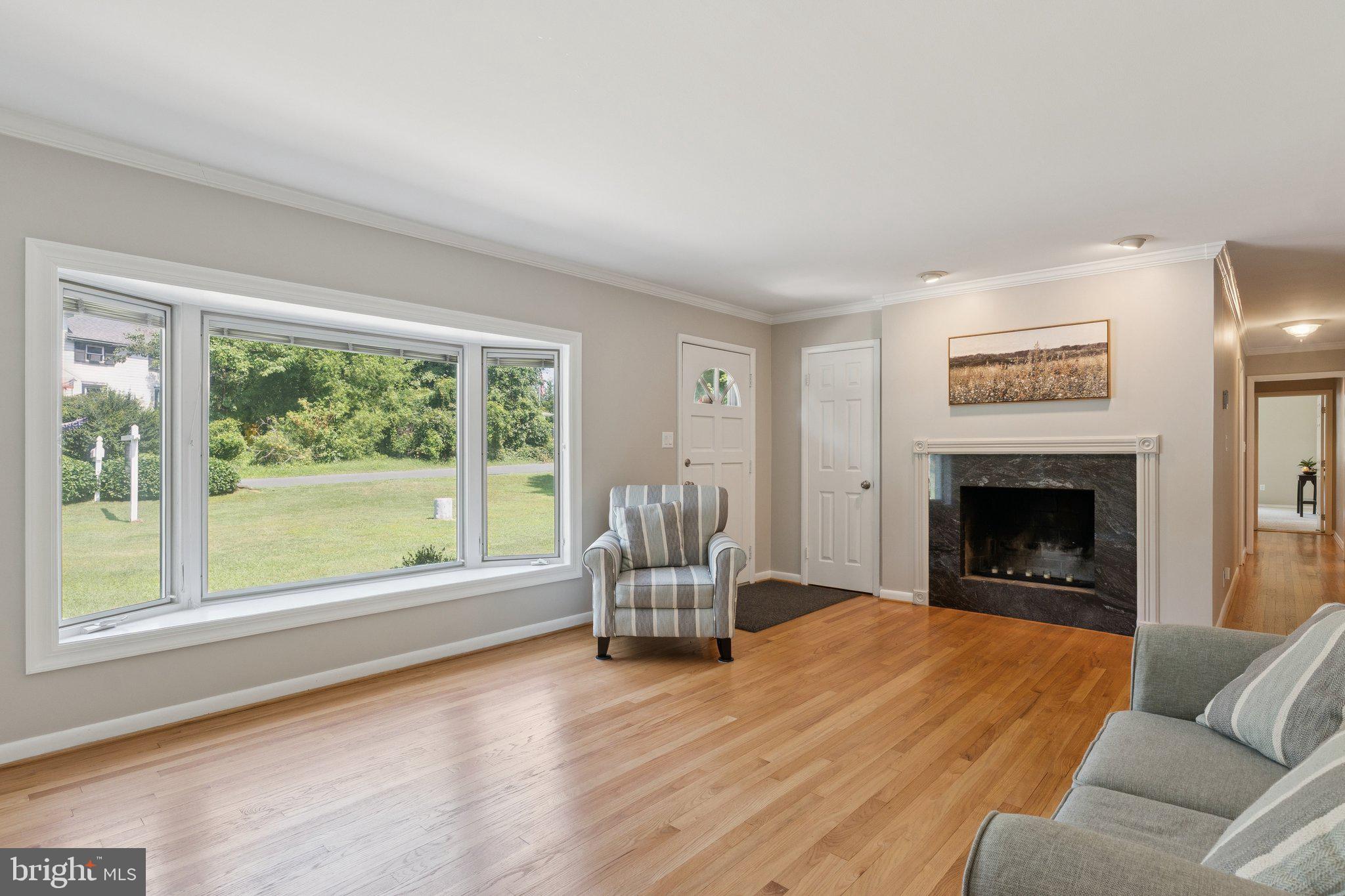 346 Edgewater Road Pasadena, MD 21122 - Photo 3 of 75