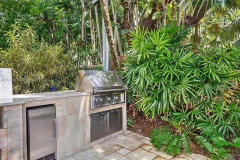 $3,620,000 | 442 Amalfi Avenue, Coral Gables, FL 33146