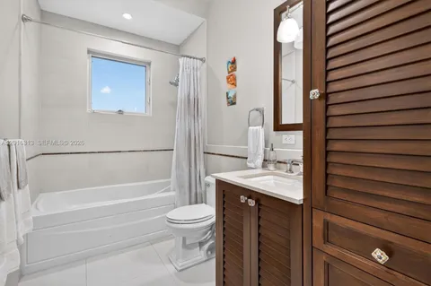 $3,620,000 | 442 Amalfi Avenue, Coral Gables, FL 33146