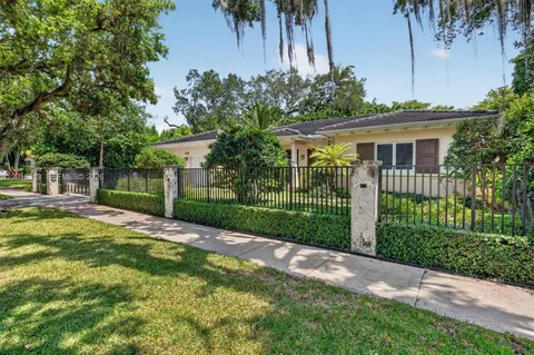 $3,620,000 | 442 Amalfi Avenue, Coral Gables, FL 33146