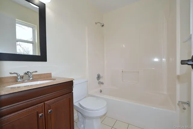 $685,000 | 30 Apex Drive, Coram, NY 11727