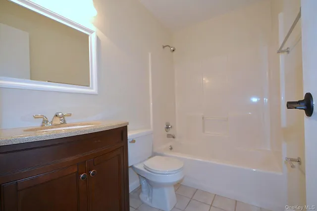 $685,000 | 30 Apex Drive, Coram, NY 11727