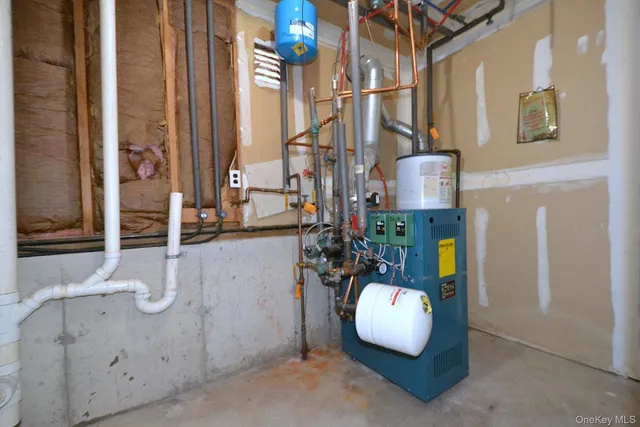 $685,000 | 30 Apex Drive, Coram, NY 11727