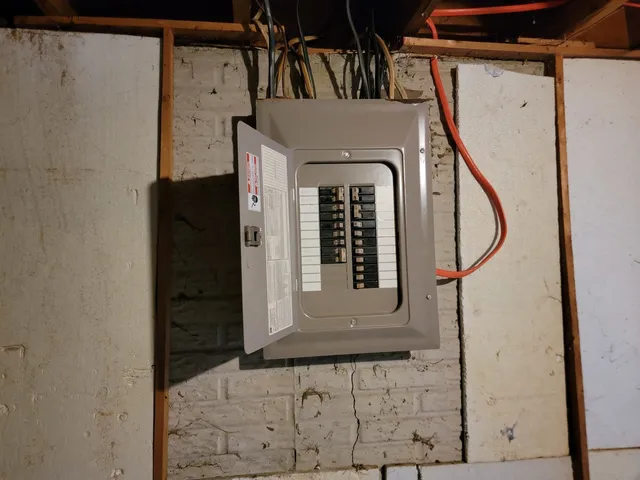 $115,000 | 1606 Indiana Street, Bloomington, IL 61701