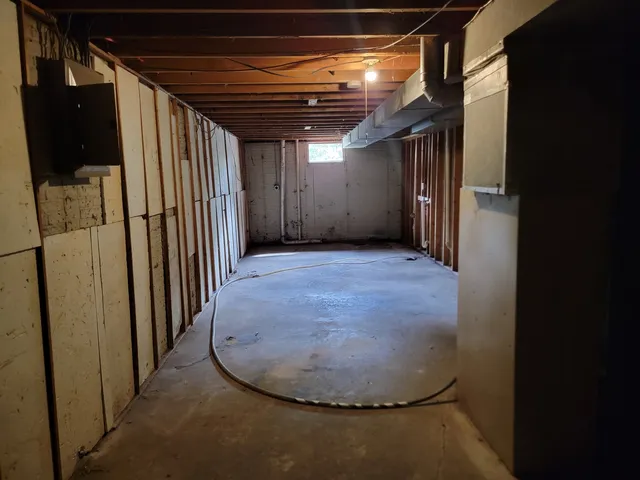 $115,000 | 1606 Indiana Street, Bloomington, IL 61701