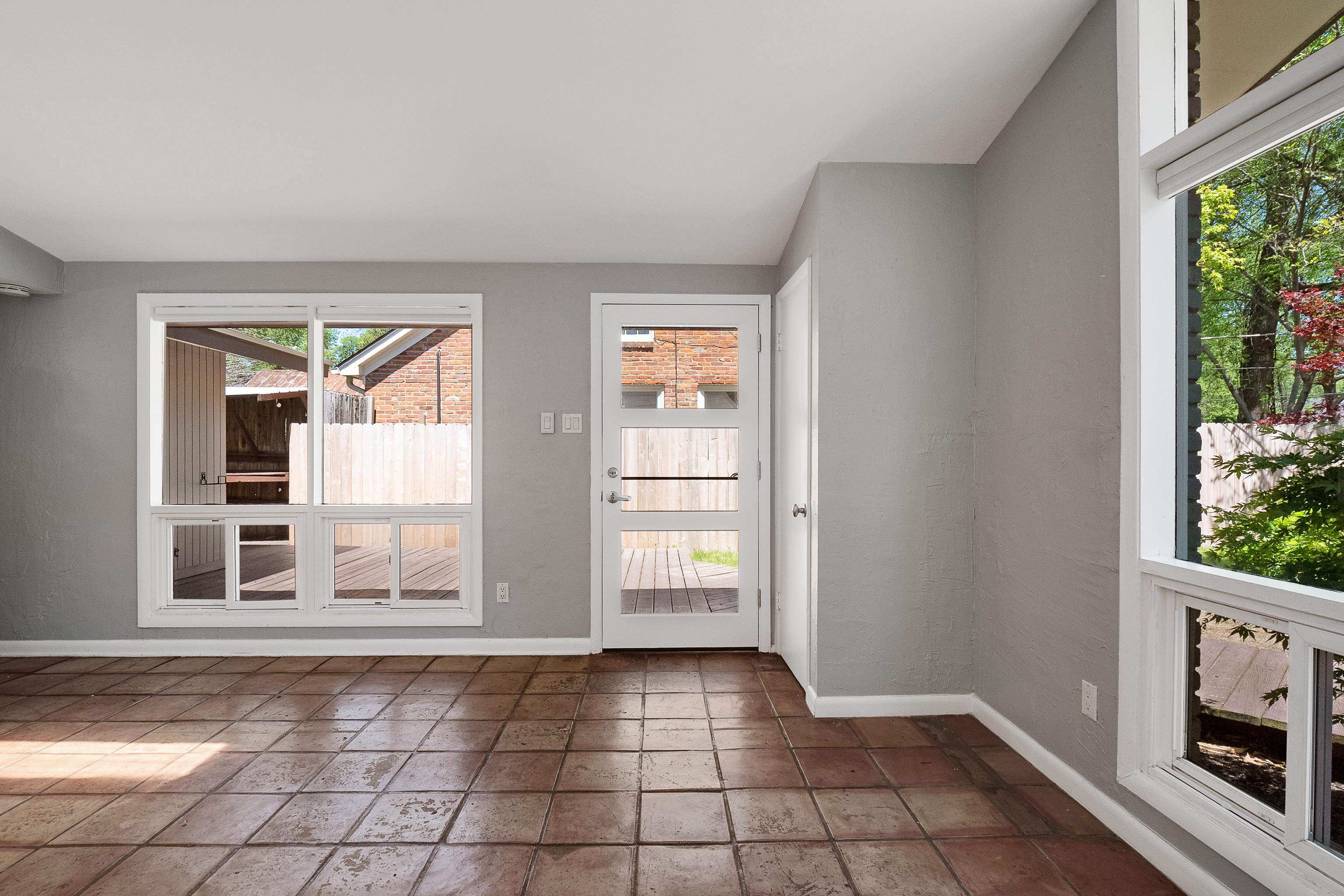 351 South Fenwick Road Memphis, TN 38111 - Photo 3 of 25 Gallery Image 3