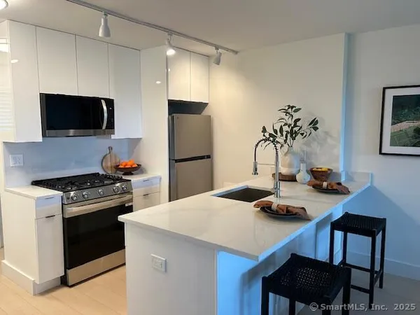 $2,699 | 93 Morgan Street, Unit 8E, Stamford, CT 06905