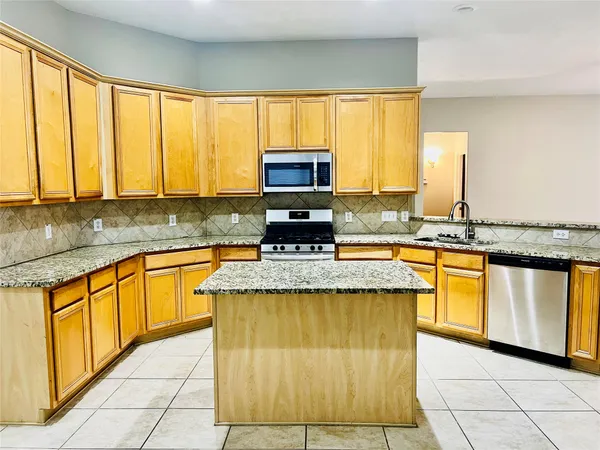 $305,000 | 18215 Linden Forest Lane, Katy, TX 77449