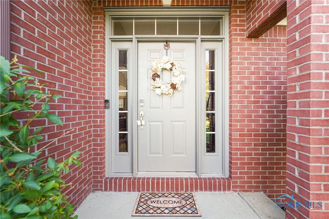5841 Waterville Monclova Road Waterville, OH 43566 - Photo 6 of 39 A very inviting front entry.