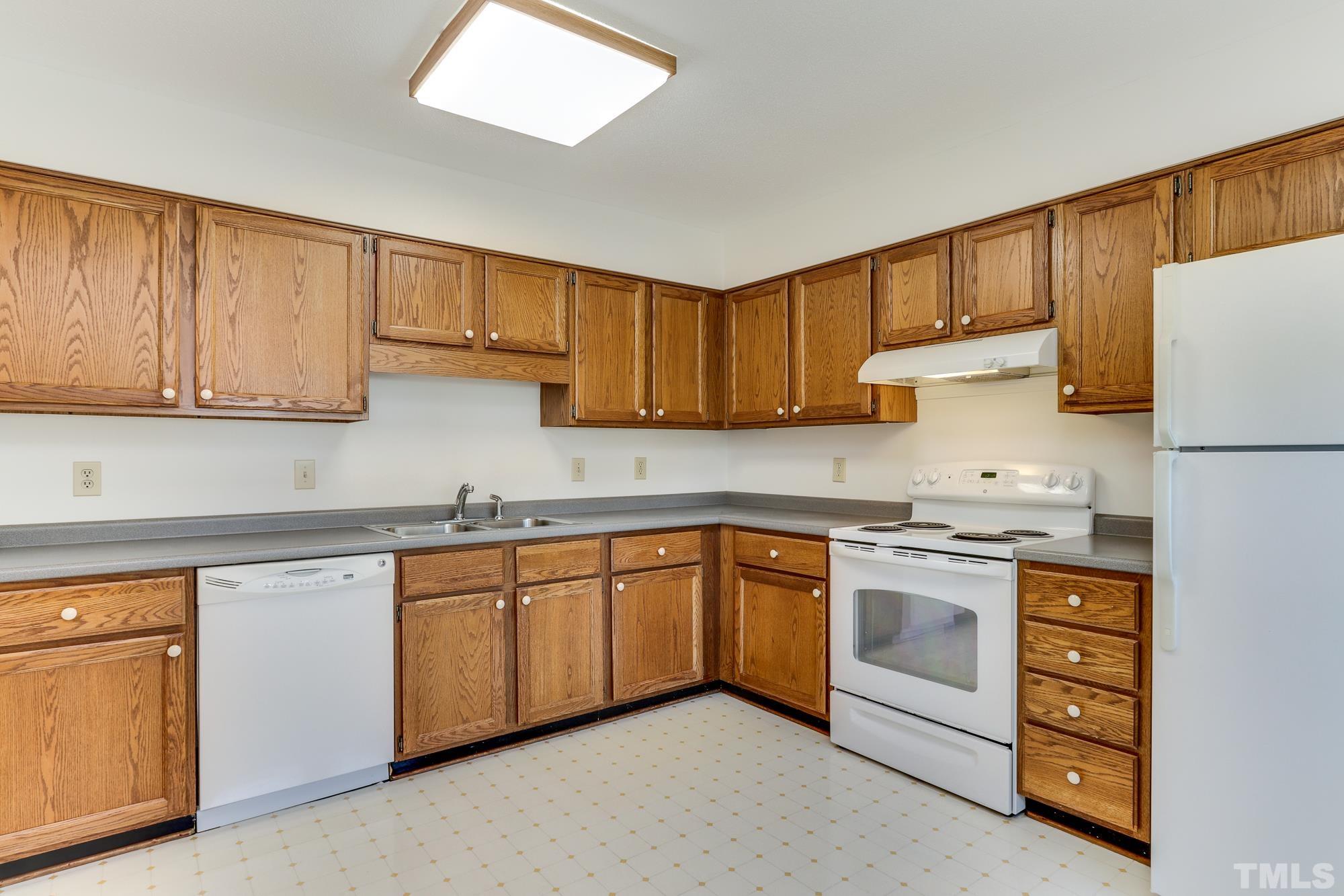 1507 Hemphill Drive Raleigh, NC 27609 - Photo 7 of 31 Gallery Image 7
