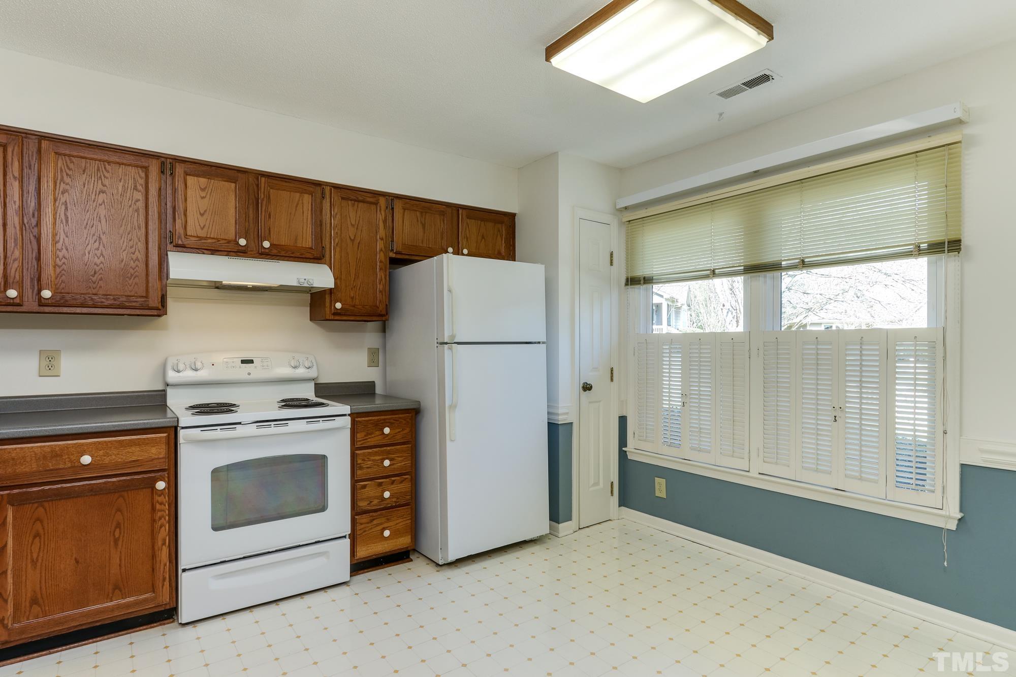 1507 Hemphill Drive Raleigh, NC 27609 - Photo 8 of 31 Gallery Image 8