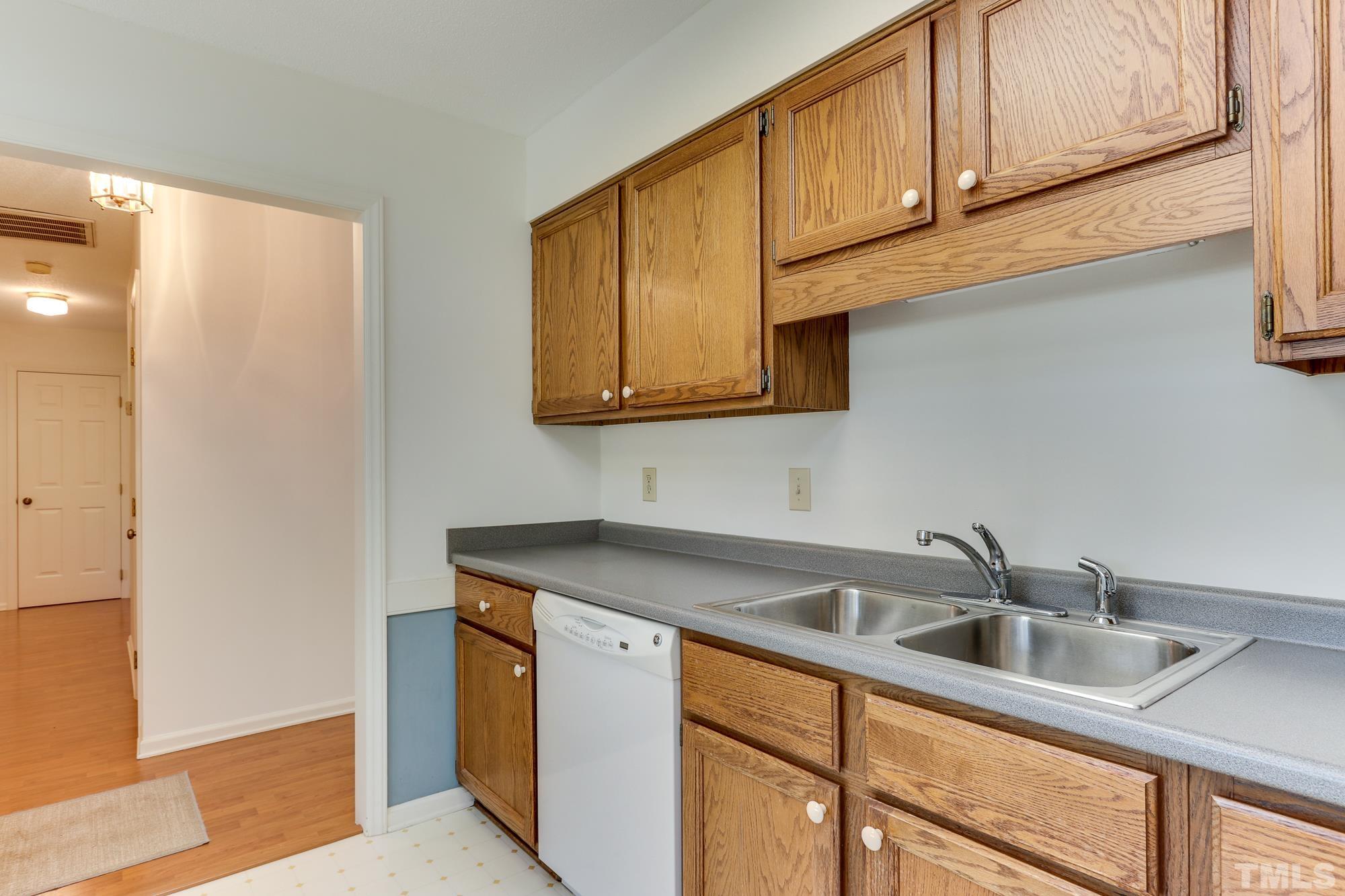 1507 Hemphill Drive Raleigh, NC 27609 - Photo 9 of 31 Gallery Image 9
