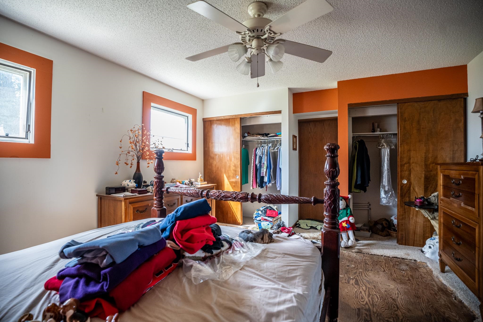 13965 East Dutch Road Rochelle, IL 61068 - Photo 14 of 50 a living room with lots of furniture and clothes