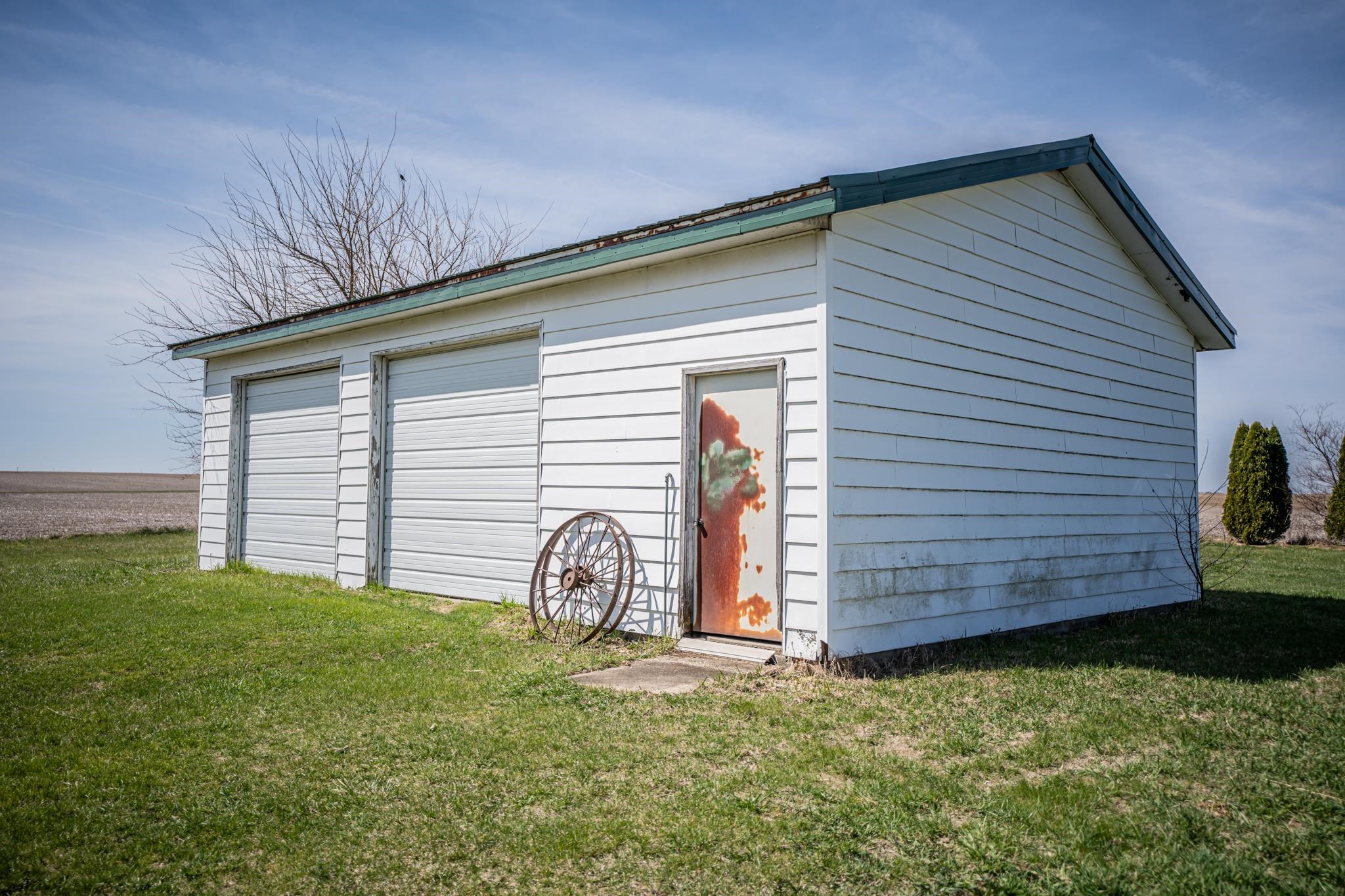 13965 East Dutch Road Rochelle, IL 61068 - Photo 29 of 50 a front view of a house with a yard