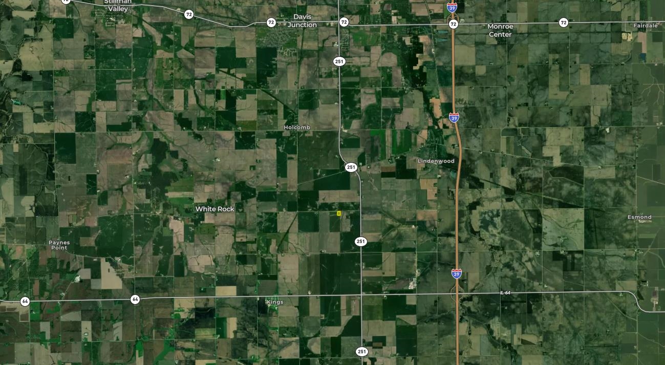 13965 East Dutch Road Rochelle, IL 61068 - Photo 50 of 50 a view of a bathroom