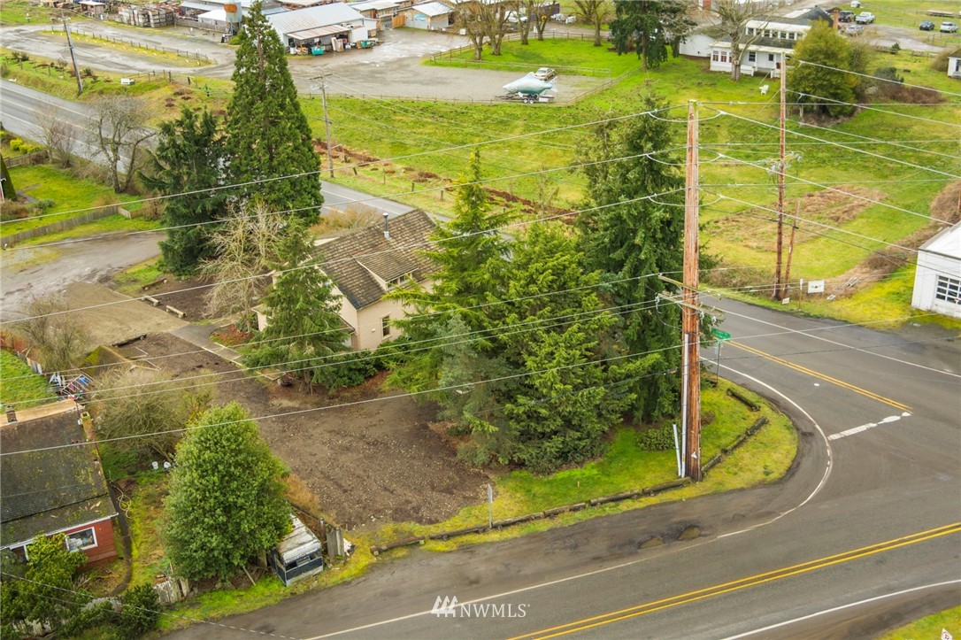 31 Center Road Chimacum, WA 98325 - Photo 10 of 35 a view of a swimming pool with a yard