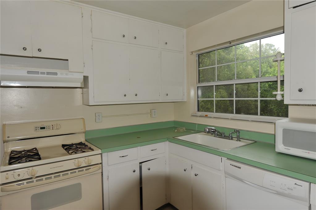 1410 Northwest 7th Road Gainesville, FL 32603 - Photo 15 of 35