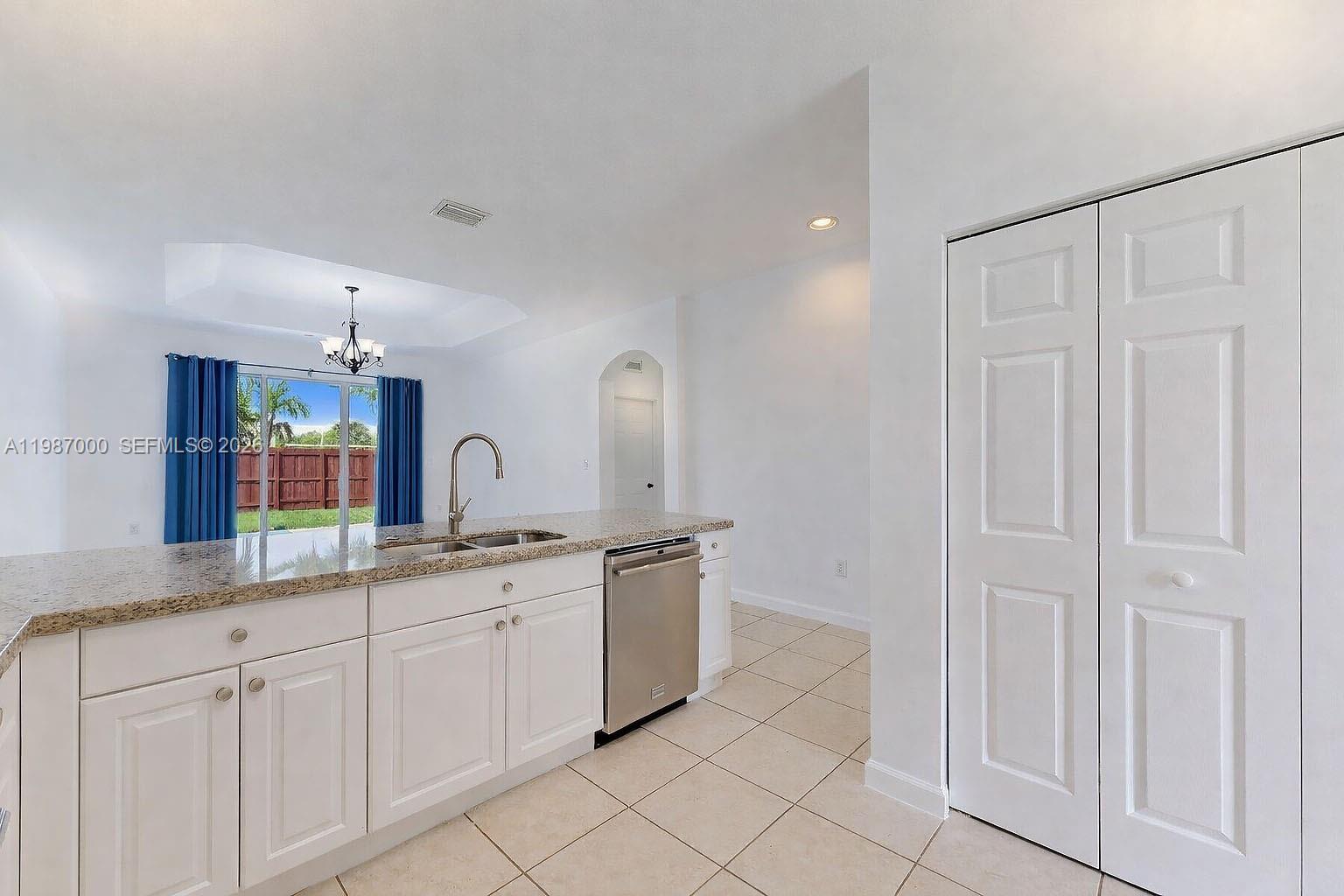 2014 Northeast 38th Road, Unit 2014 Homestead, FL 33033 - Photo 11 of 37