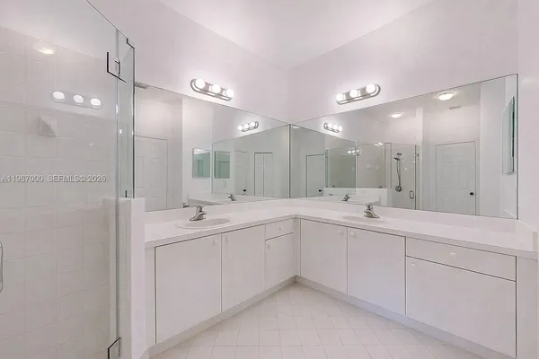 $3,200 | 2014 Northeast 38th Road, Unit 2014, Homestead, FL 33033