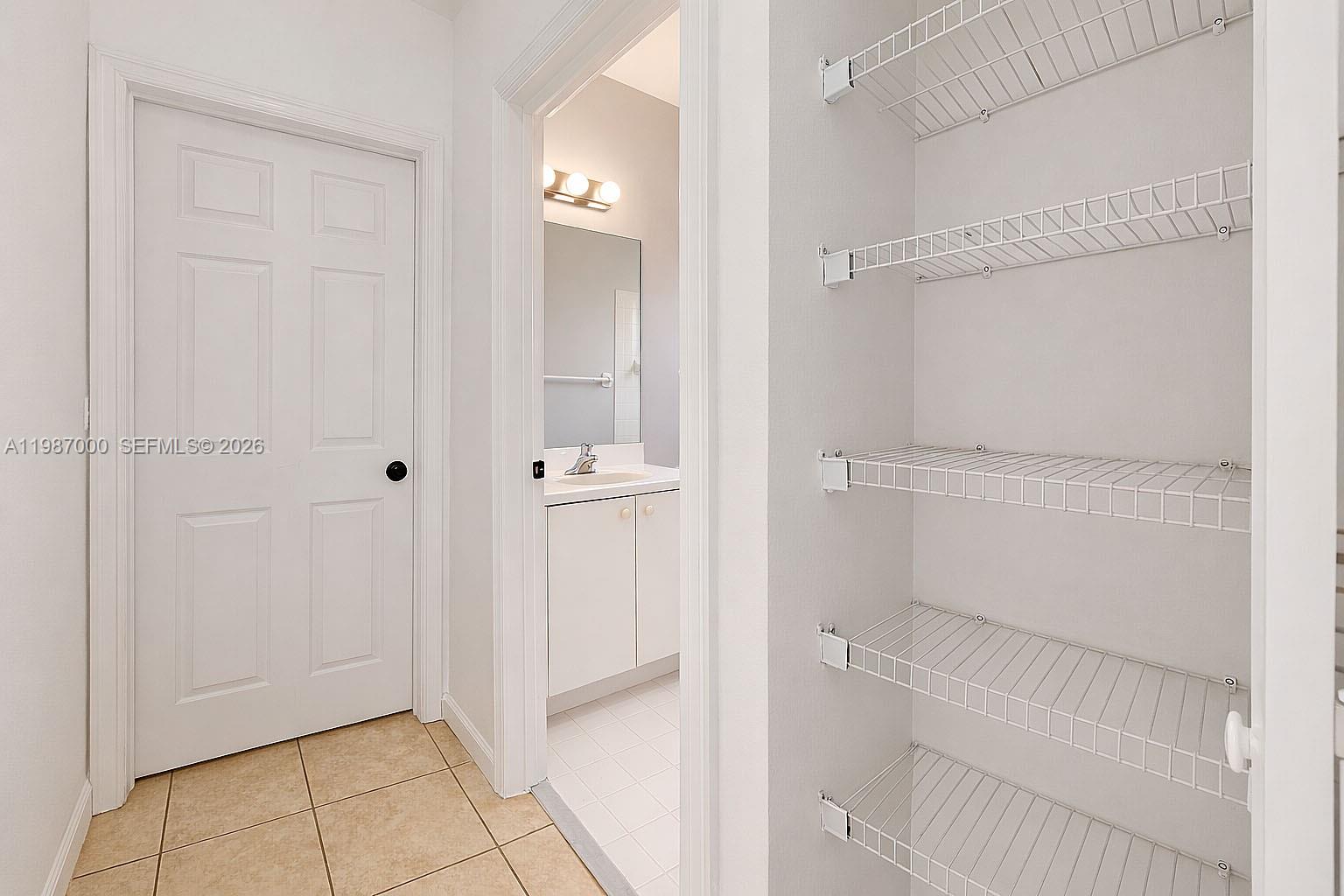 2014 Northeast 38th Road, Unit 2014 Homestead, FL 33033 - Photo 24 of 37 (Hallway)