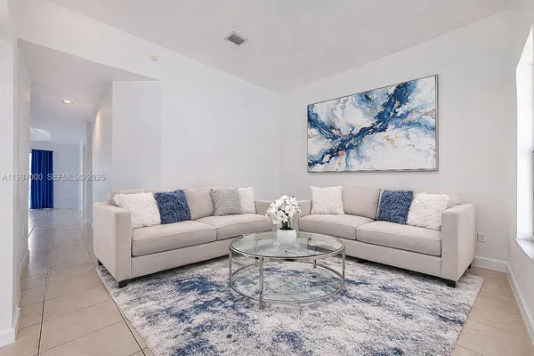 $3,200 | 2014 Northeast 38th Road, Unit 2014, Homestead, FL 33033