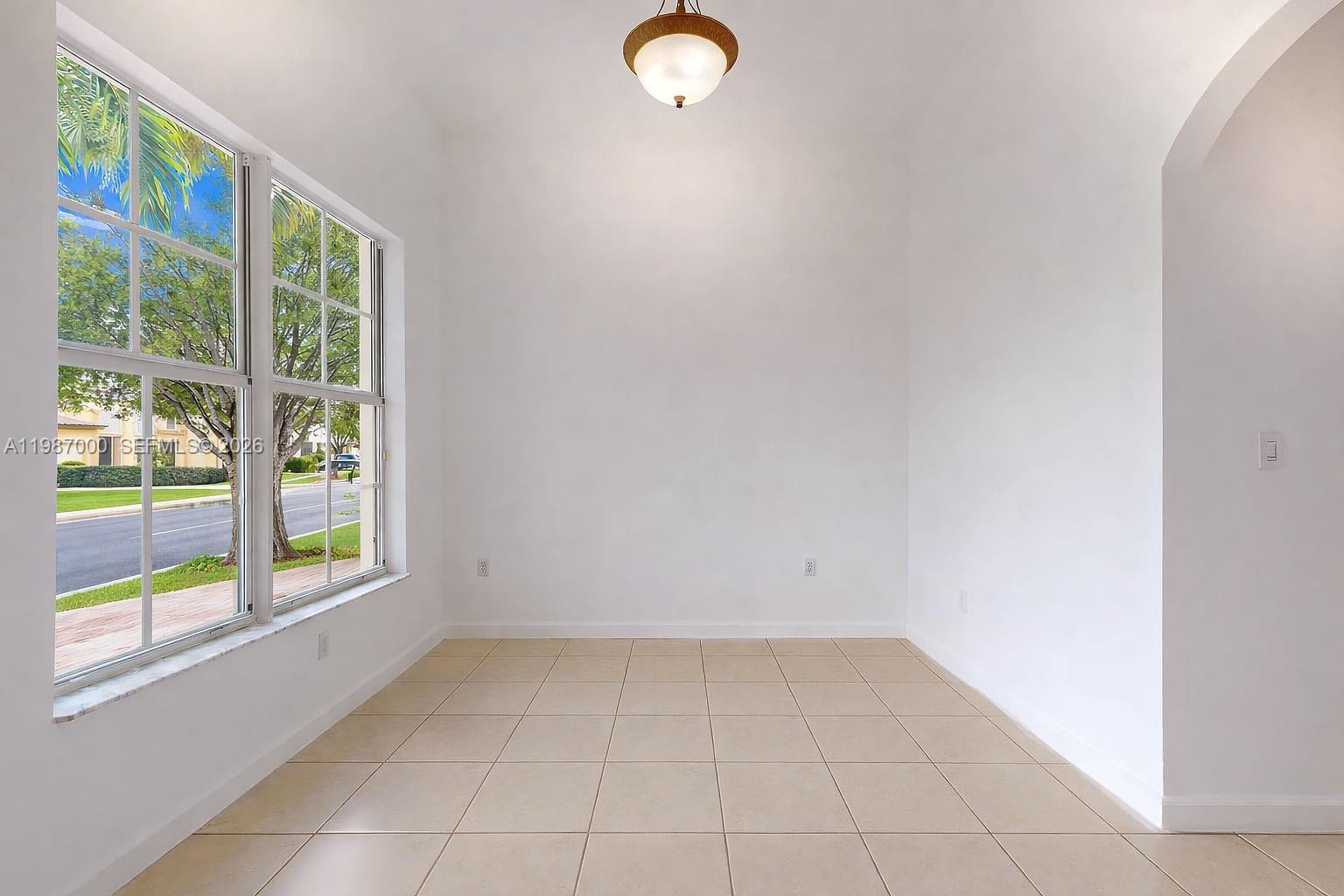 2014 Northeast 38th Road, Unit 2014 Homestead, FL 33033 - Photo 6 of 37
