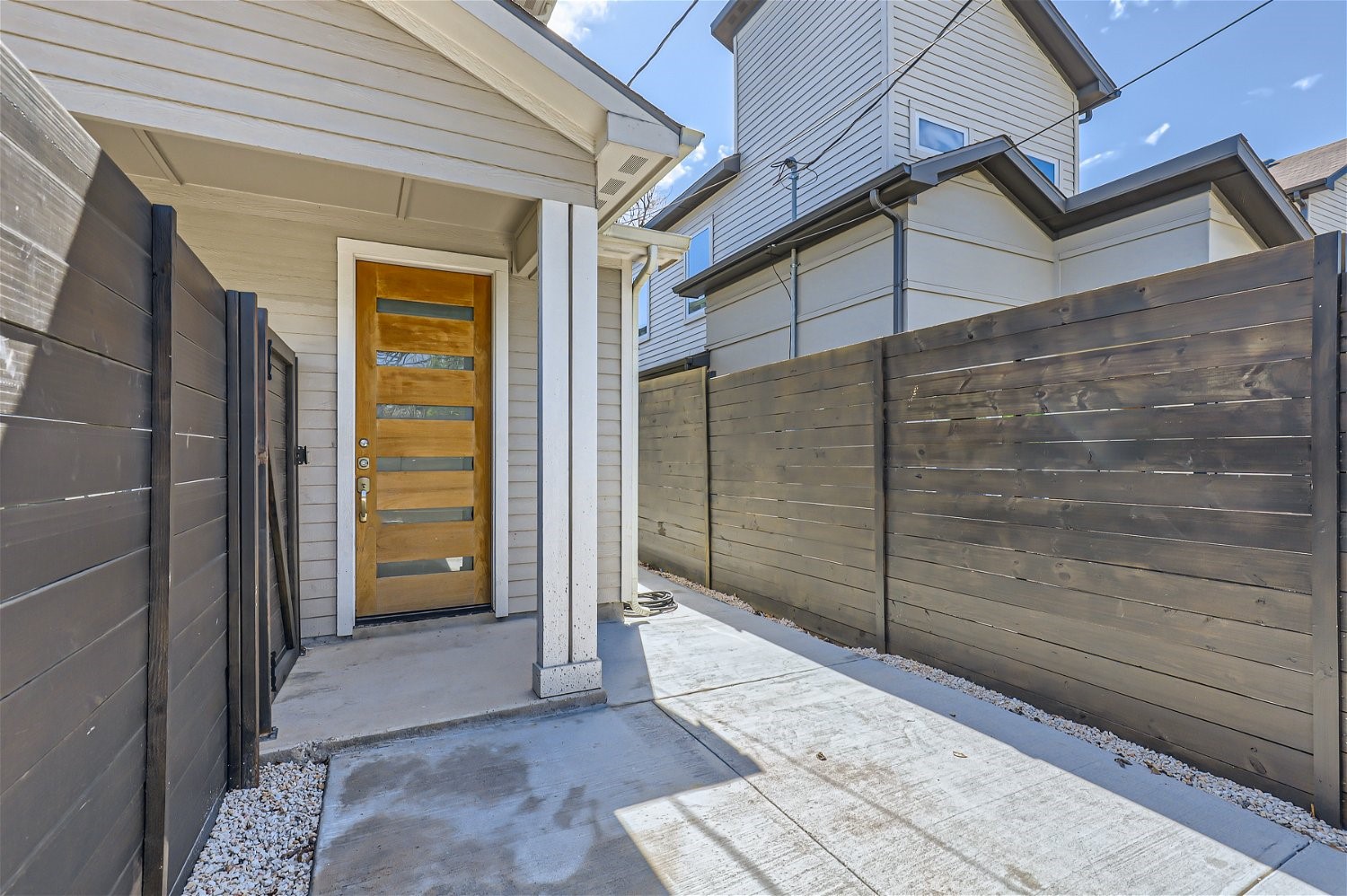 3721 Munson Street Austin, TX 78721 - Photo 3 of 16