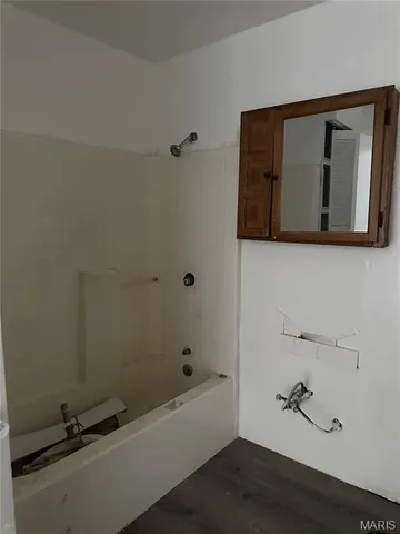 $59,900 | 305 Meredocia Street, Madison, IL 62060